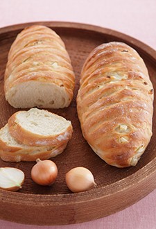 onion bread /   pieces